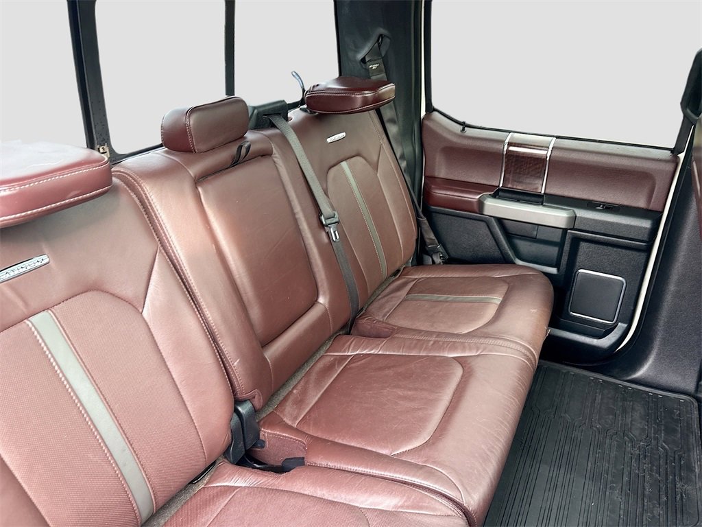 Used 2015 Ford F150 Platinum w/ Equipment Group 701A Luxury image 28