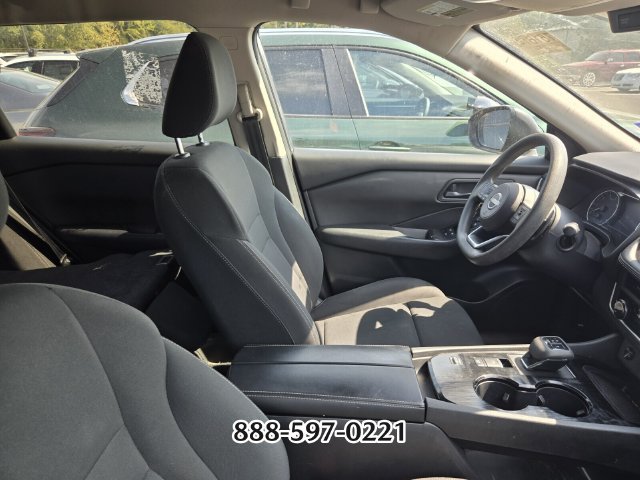 Used 2024 Nissan Rogue S FWD image 11