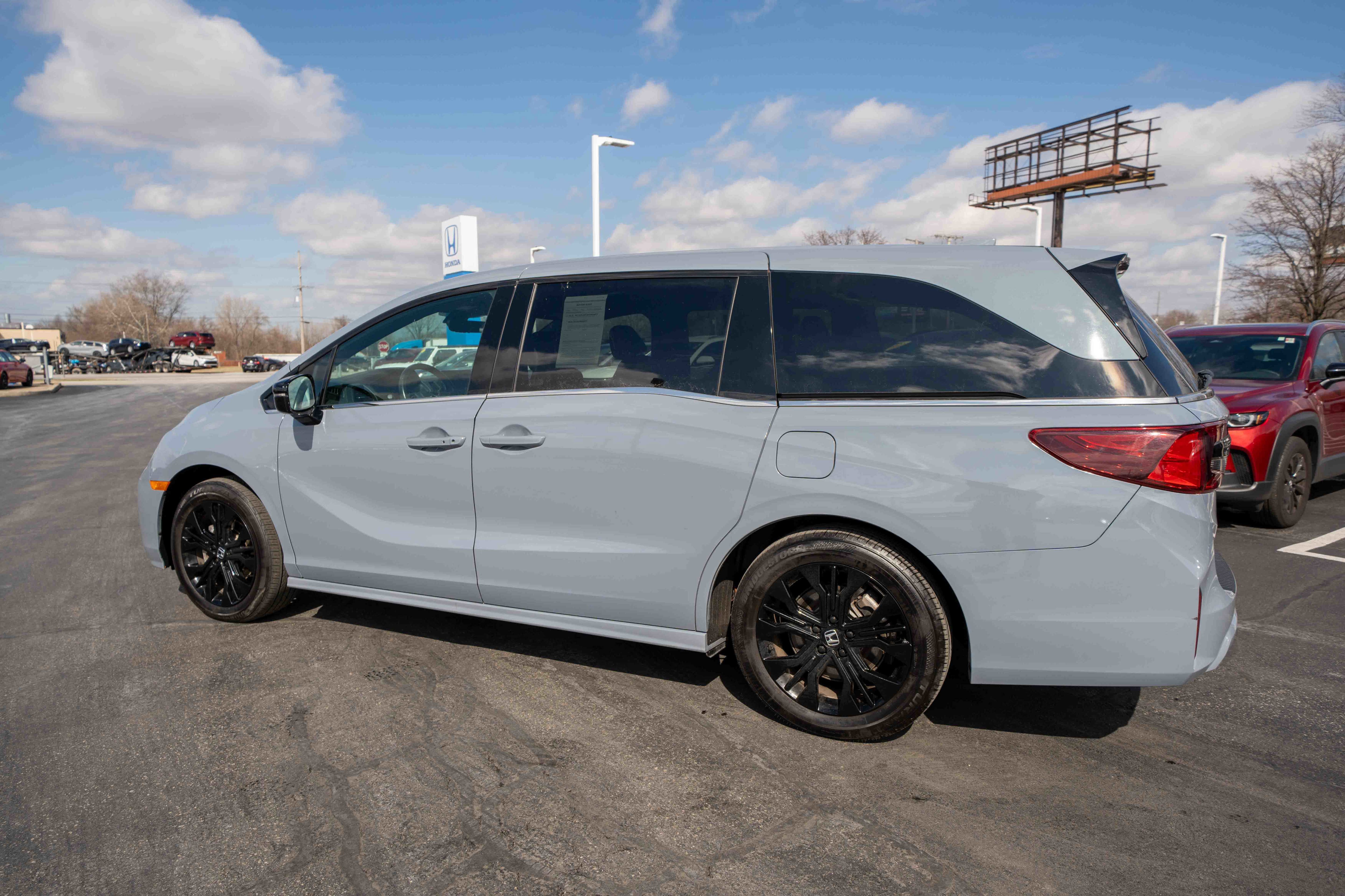 Used 2025 Honda Odyssey Sport-L image 4