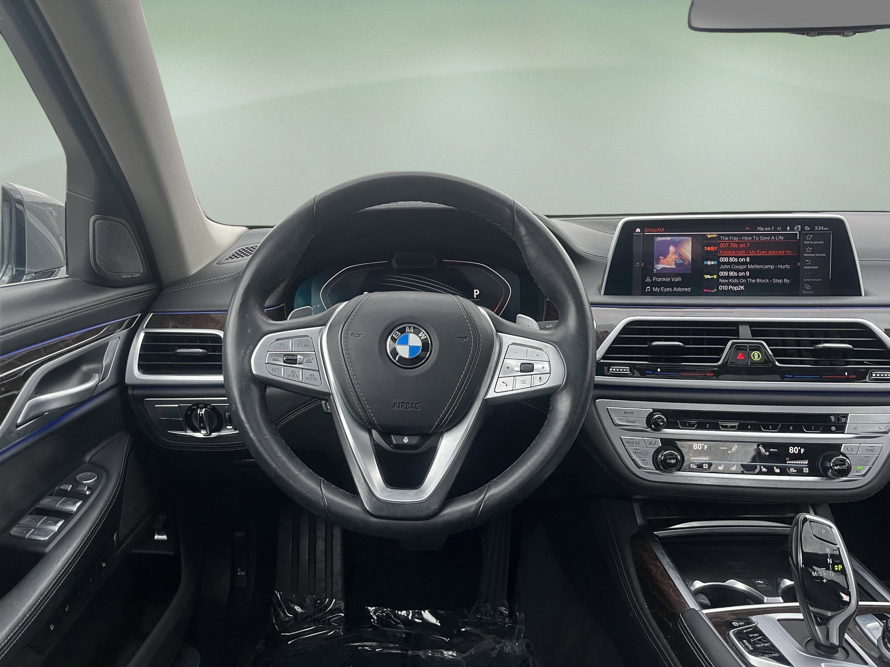 Used 2022 BMW 750i xDrive w/ Executive Package image 33