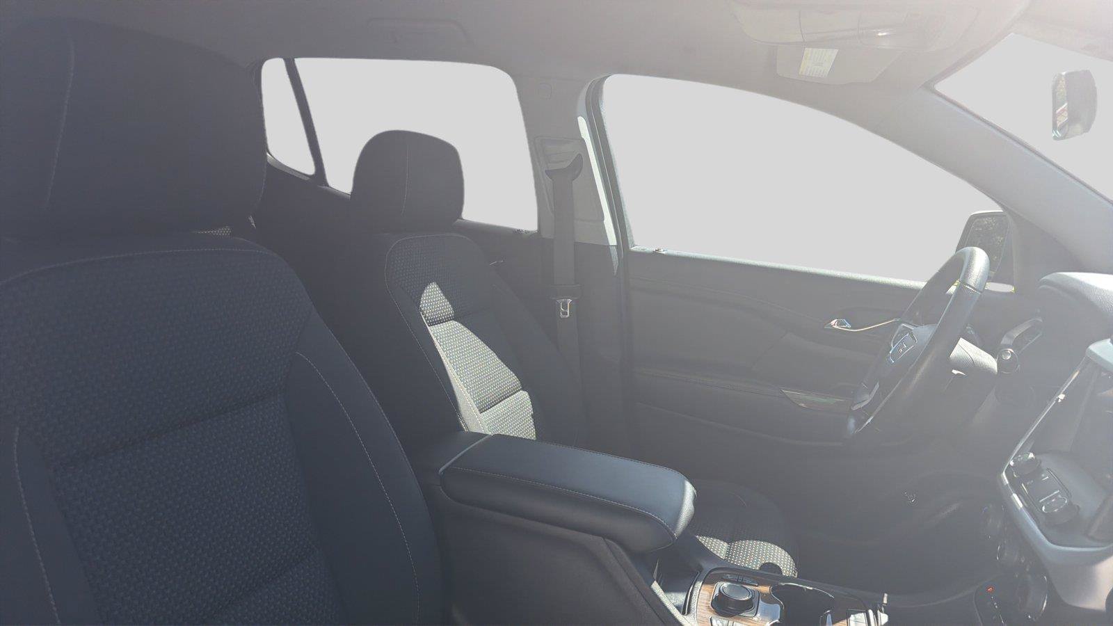 Used 2023 GMC Acadia SLE w/ Driver Convenience Package FWD image 24