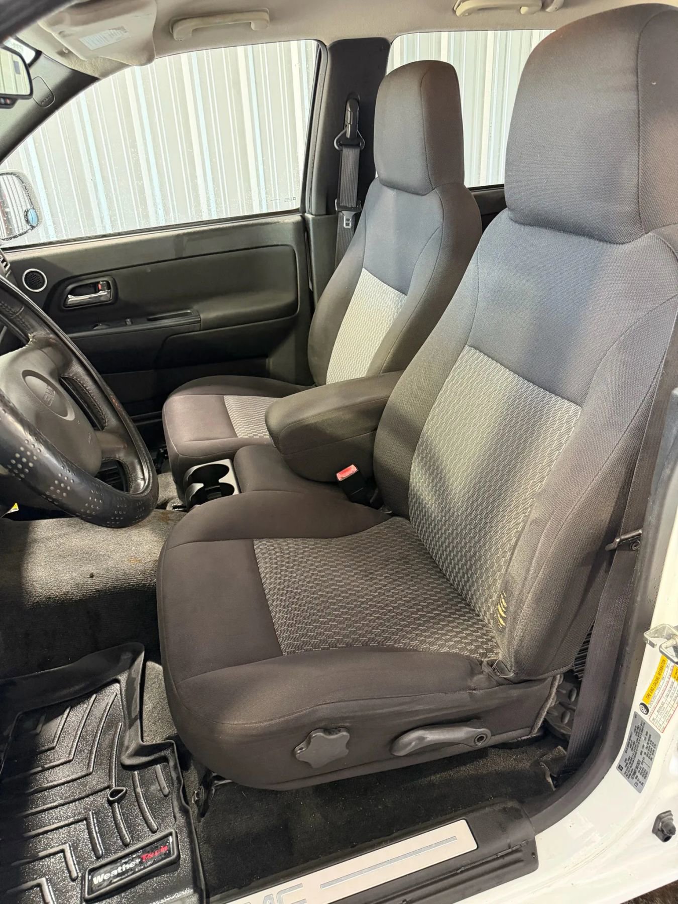 Used 2011 GMC Canyon SLE image 10