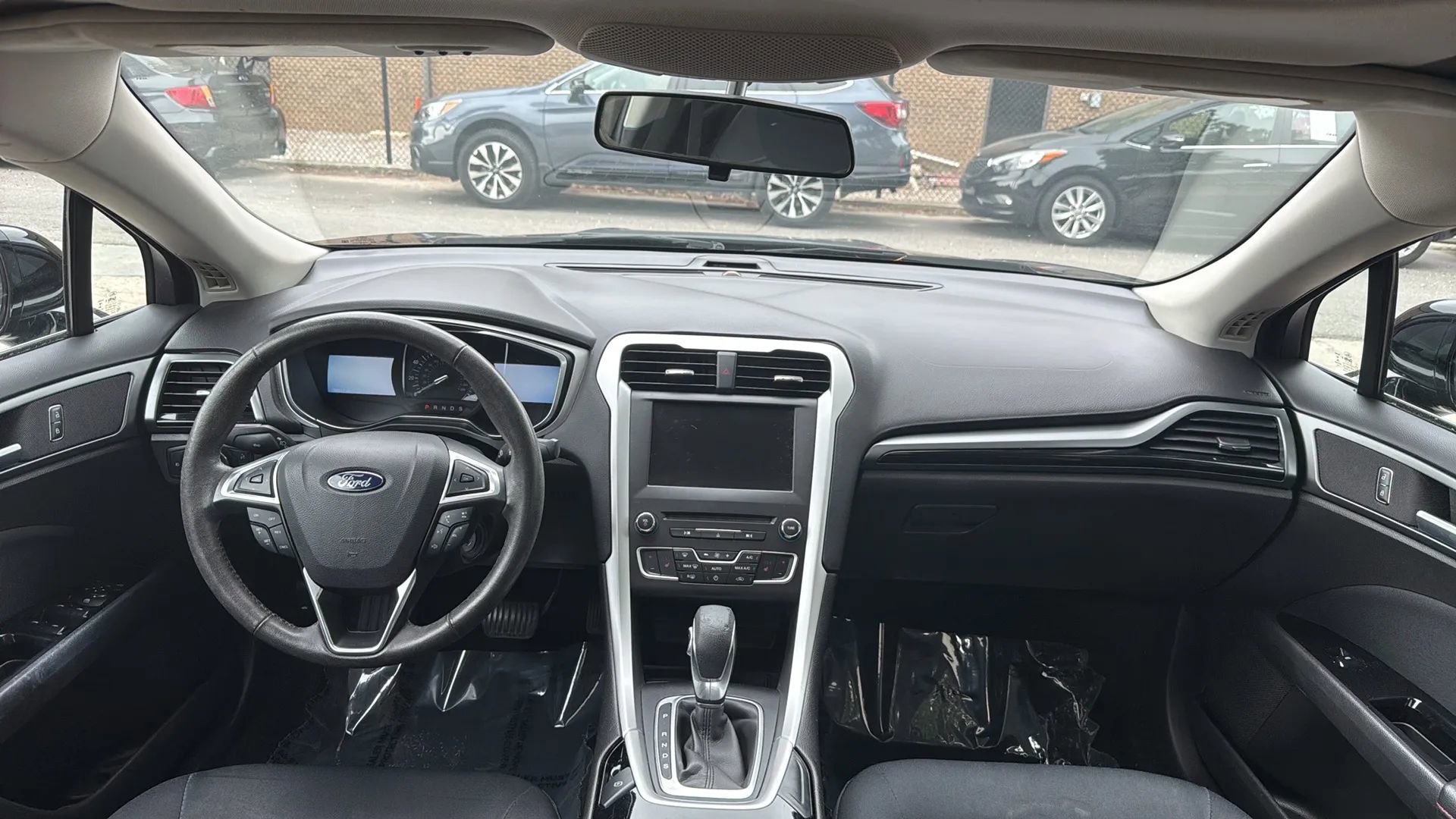 Used 2016 Ford Fusion SE FWD image 24