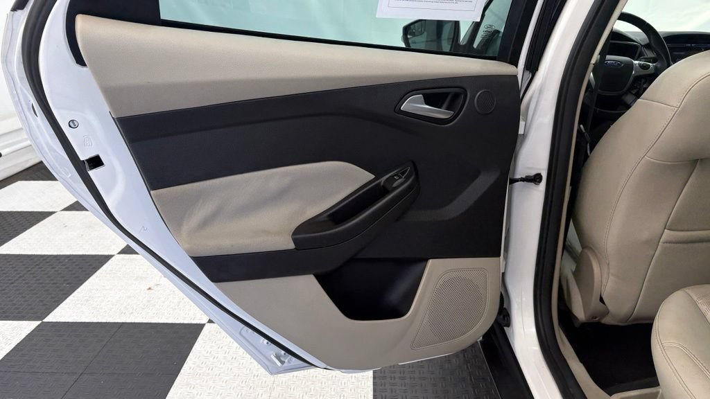 Used 2014 Ford Focus Electric Hatchback FWD image 18