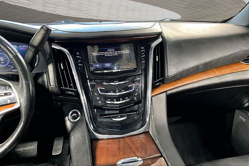 Used 2016 Cadillac Escalade Luxury AWD/4WD image 5