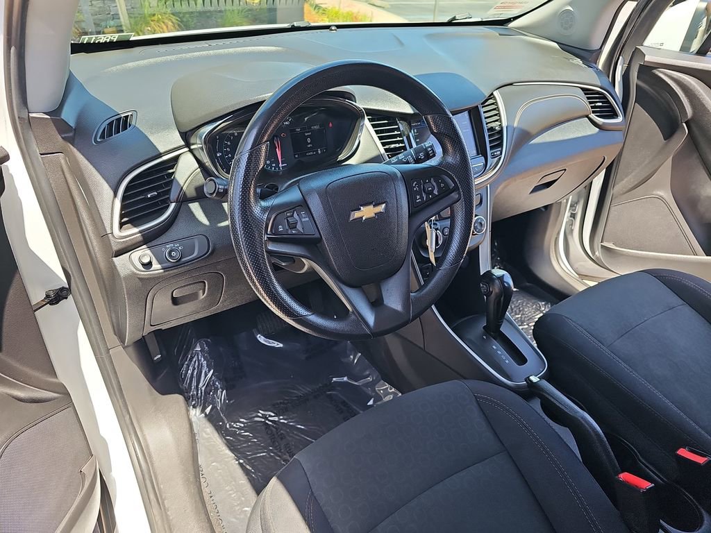 Used 2018 Chevrolet Trax LS w/ Fleet Convenience Package FWD image 15