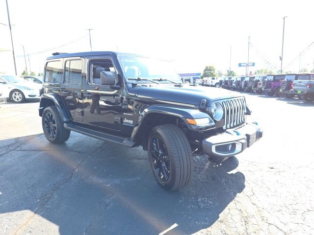 Used 2023 Jeep Wrangler Unlimited Sahara w/ Cold Weather Group image 9
