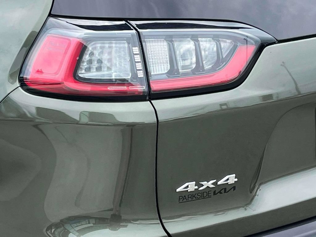 Used 2019 Jeep Cherokee Latitude w/ Popular Appearance Group AWD/4WD image 33
