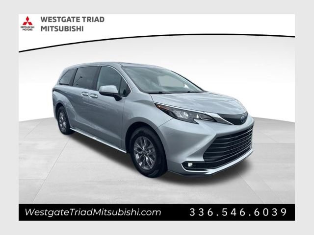 Used 2025 Toyota Sienna XLE