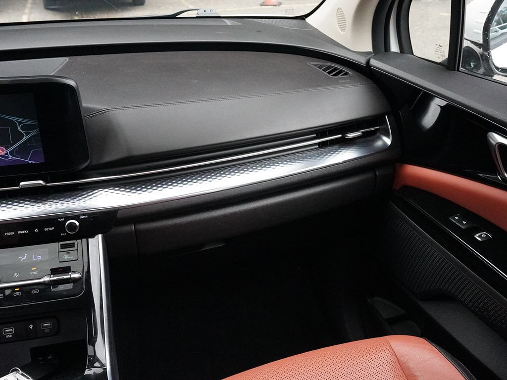 Used 2023 Kia Carnival SX Prestige FWD image 28