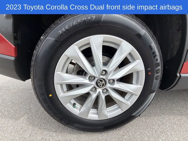 Used 2023 Toyota Corolla Cross LE AWD/4WD image 18
