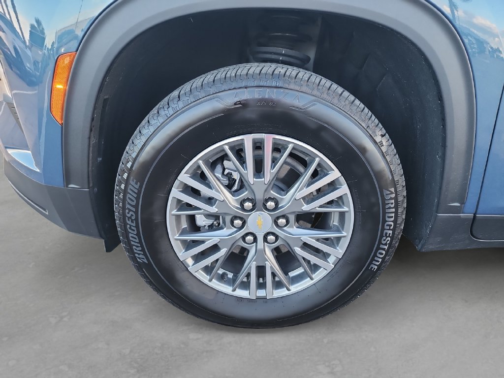 Used 2026 Chevrolet Traverse LT w/ Driver Confidence Package FWD image 9