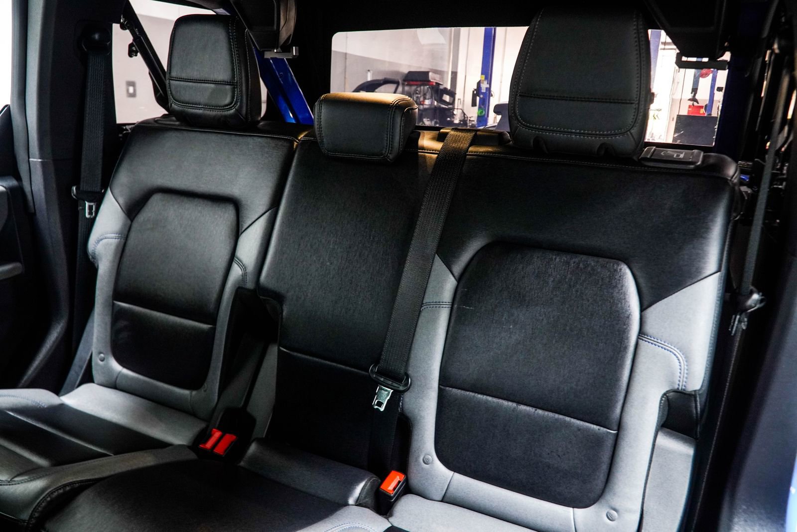 Used 2022 Ford Bronco Black Diamond image 37