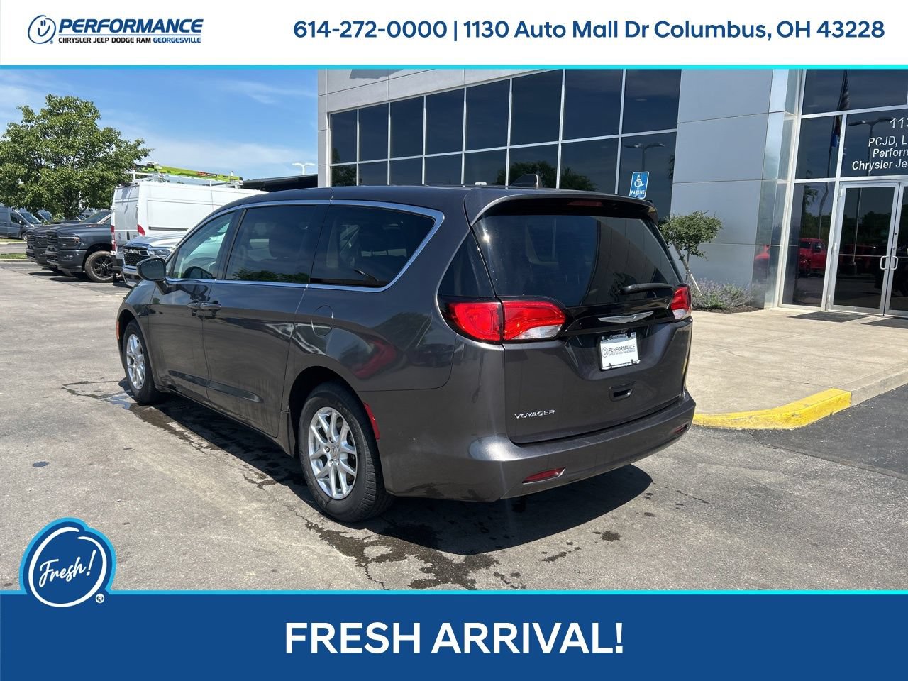Used 2023 Chrysler Voyager LX FWD image 6