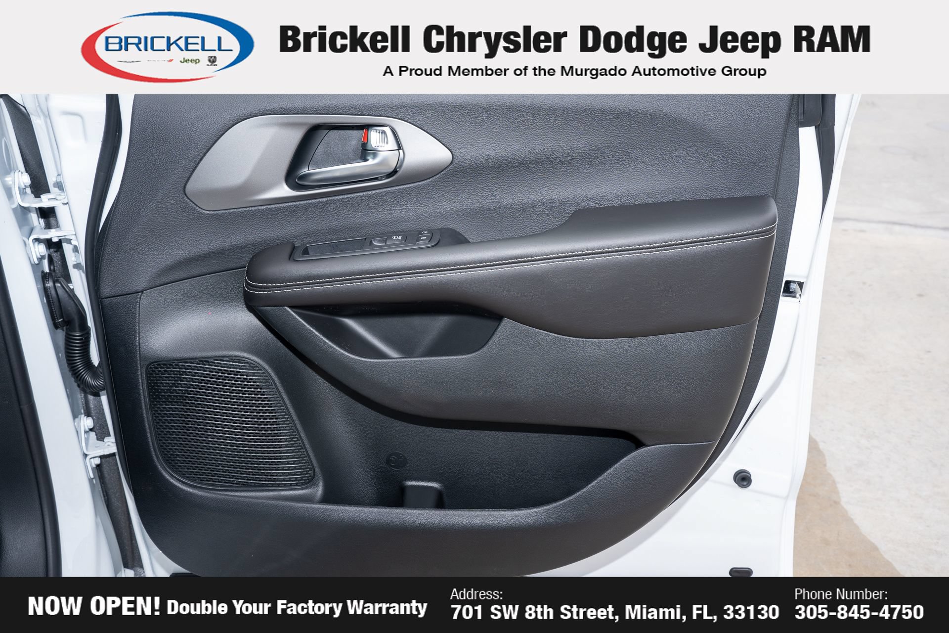 New 2027 Chrysler Pacifica Select FWD image 13