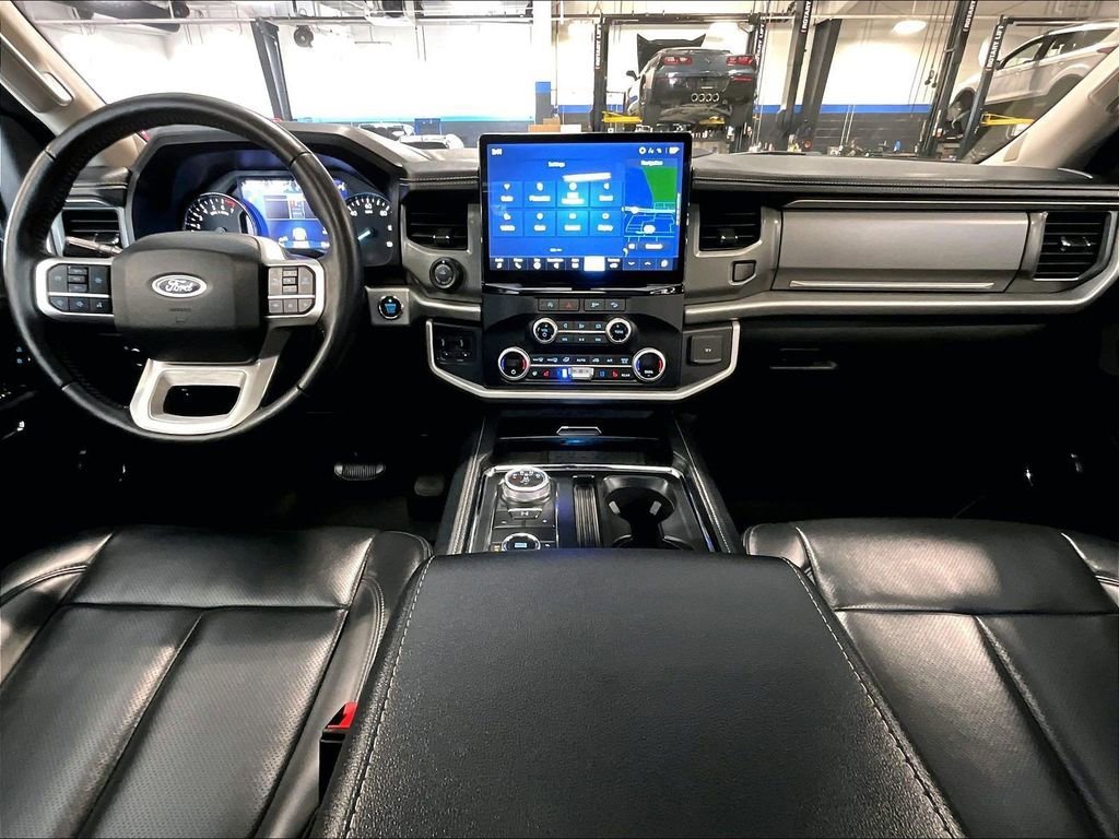 Used 2024 Ford Expedition XLT AWD/4WD image 22
