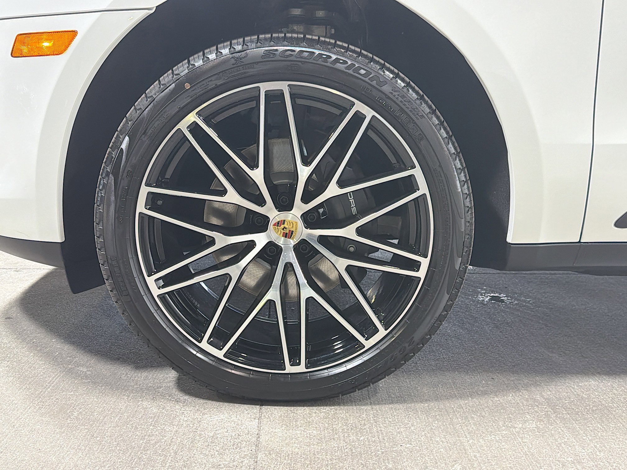Certified 2026 Porsche Macan AWD/4WD image 40