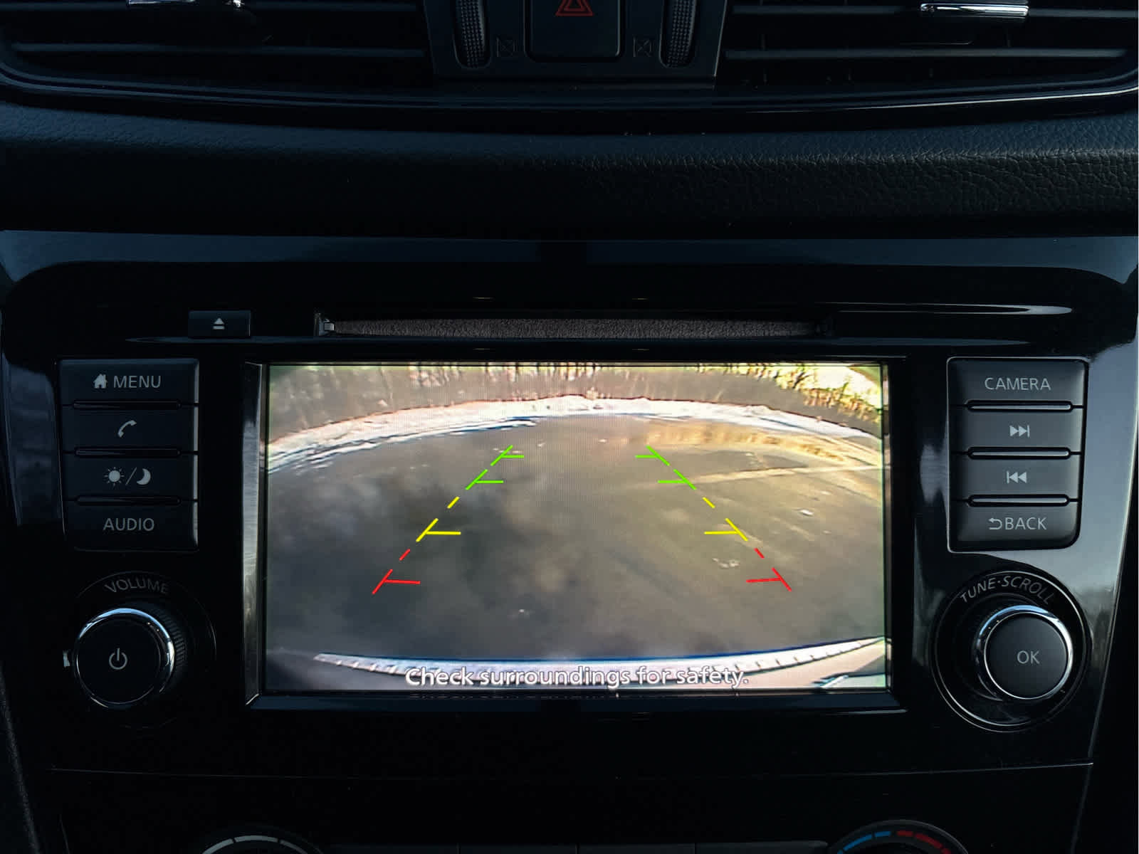 Used 2018 Nissan Rogue S image 22