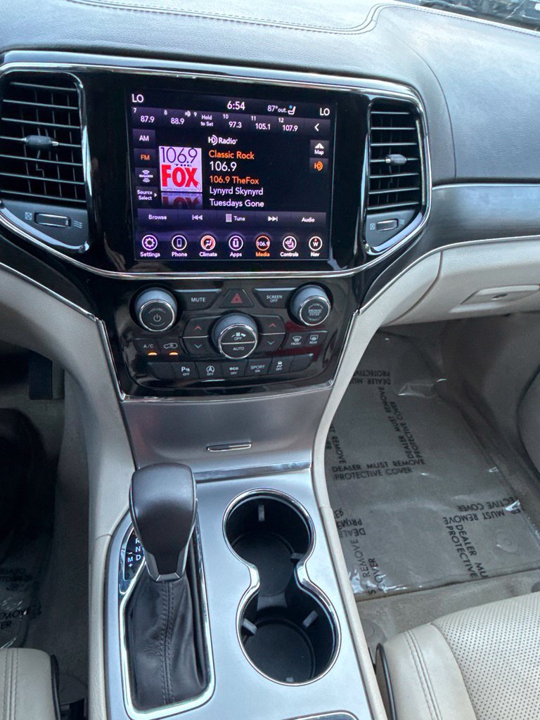 Used 2019 Jeep Grand Cherokee Overland AWD/4WD image 21