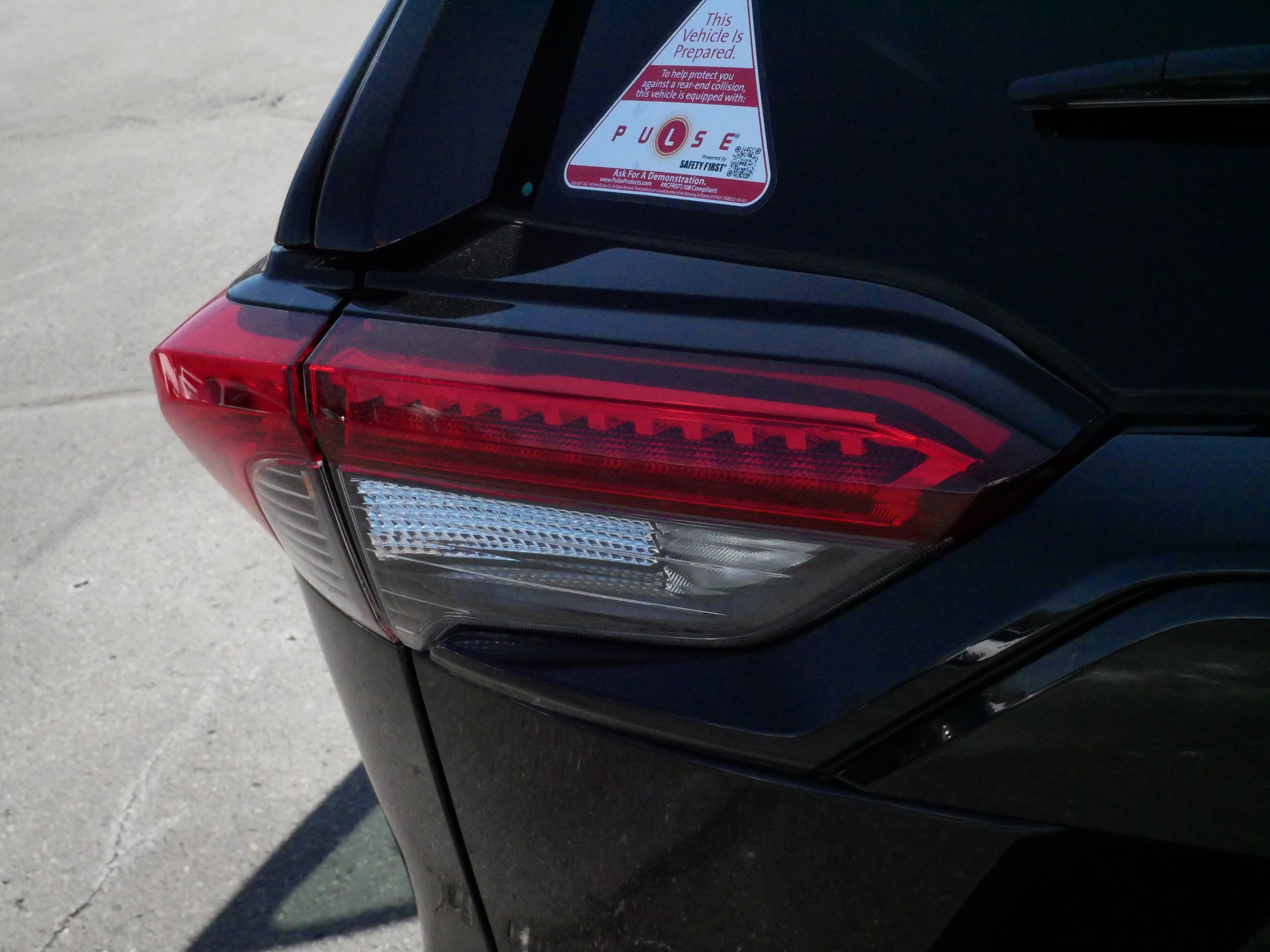 Certified 2022 Toyota RAV4 XLE Premium AWD/4WD image 17