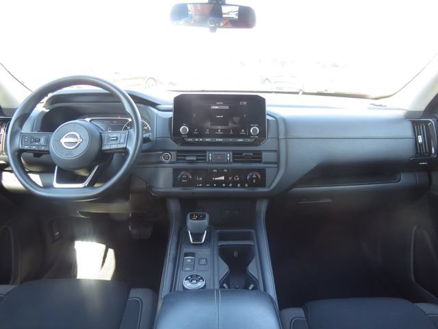 Used 2023 Nissan Pathfinder S AWD/4WD image 16