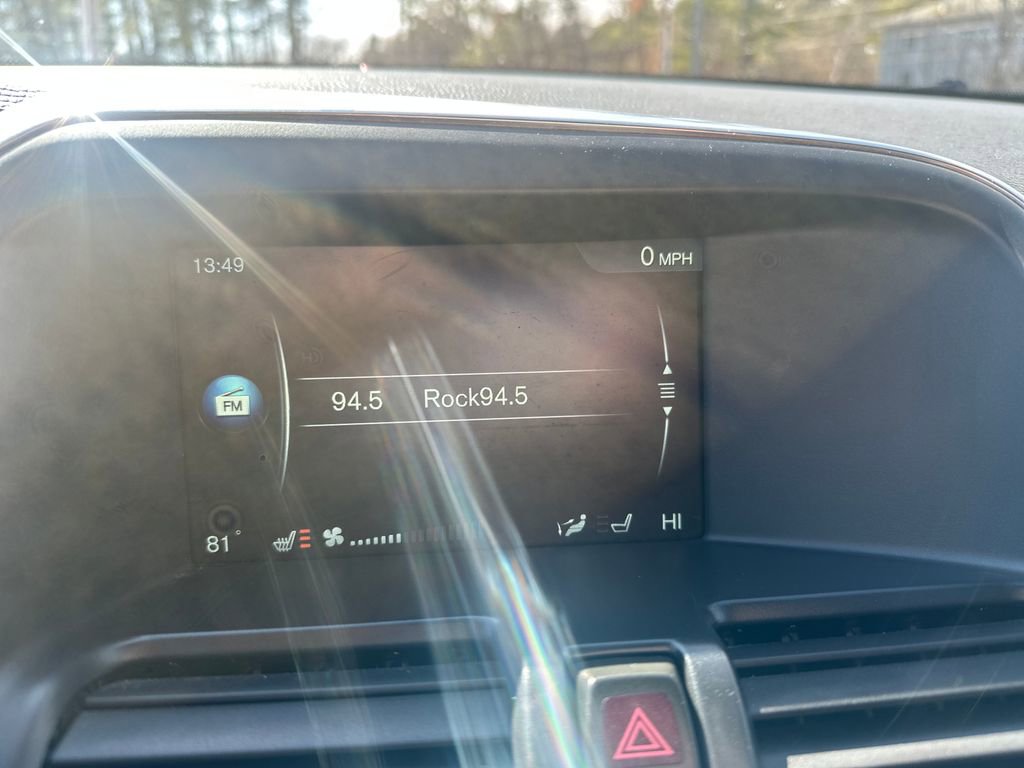 Used 2017 Volvo XC60 T6 Dynamic image 18