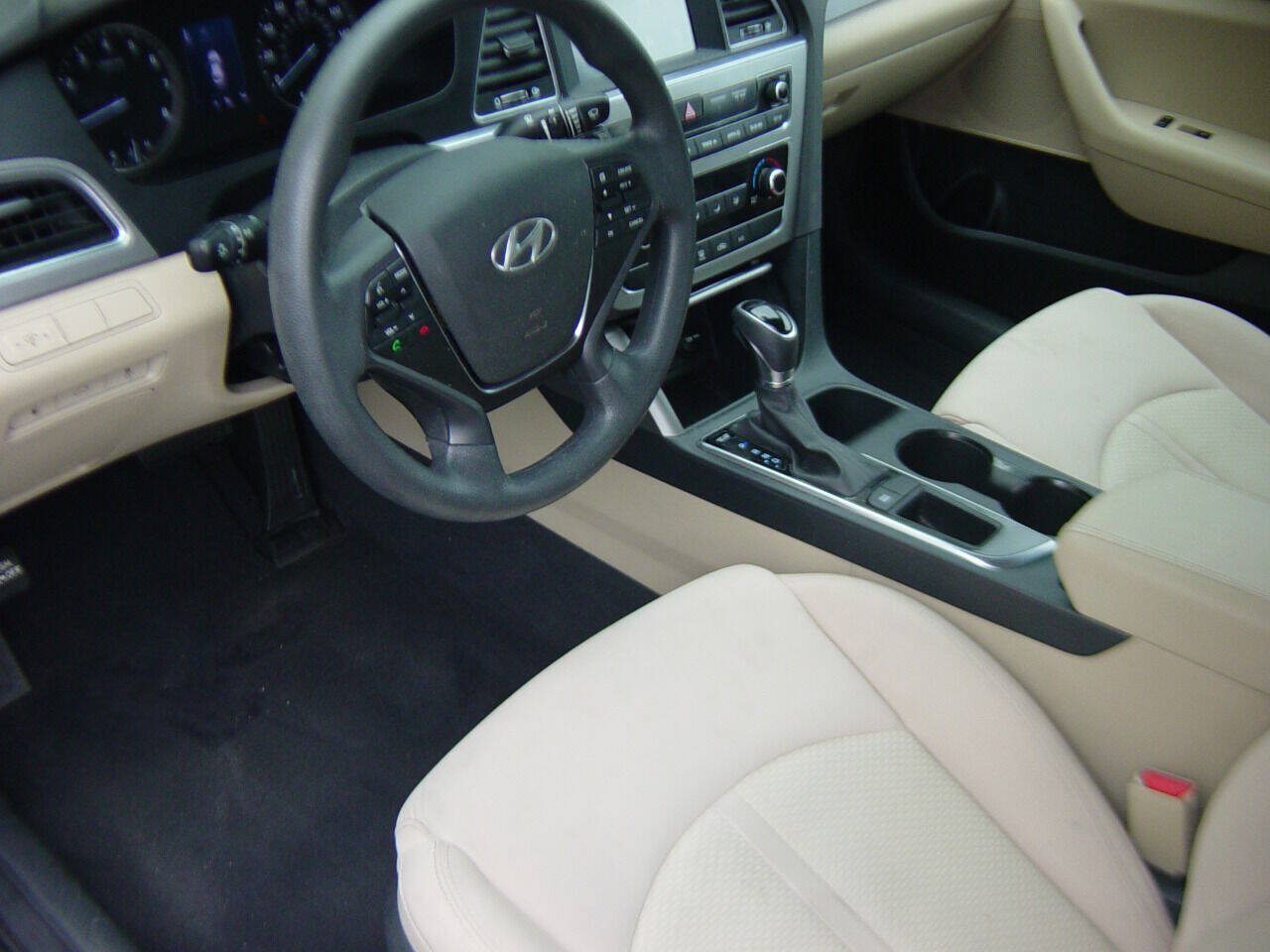 Used 2017 Hyundai Sonata SE FWD image 7