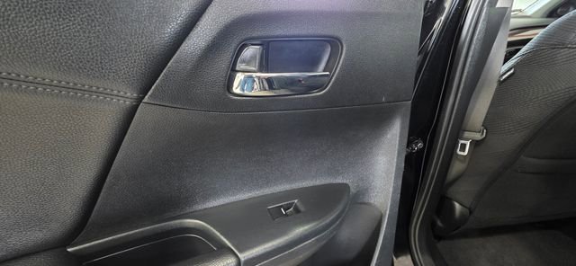 Used 2016 Honda Accord EX image 25