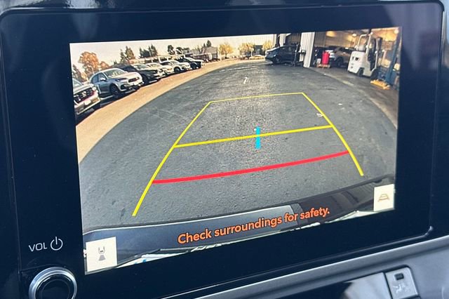 Used 2025 Toyota Camry SE image 17