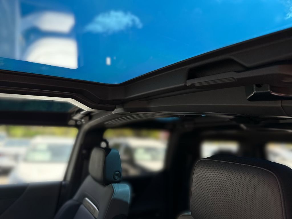 Used 2024 GMC Hummer EV 3X w/ LPO, Illumination Package image 16