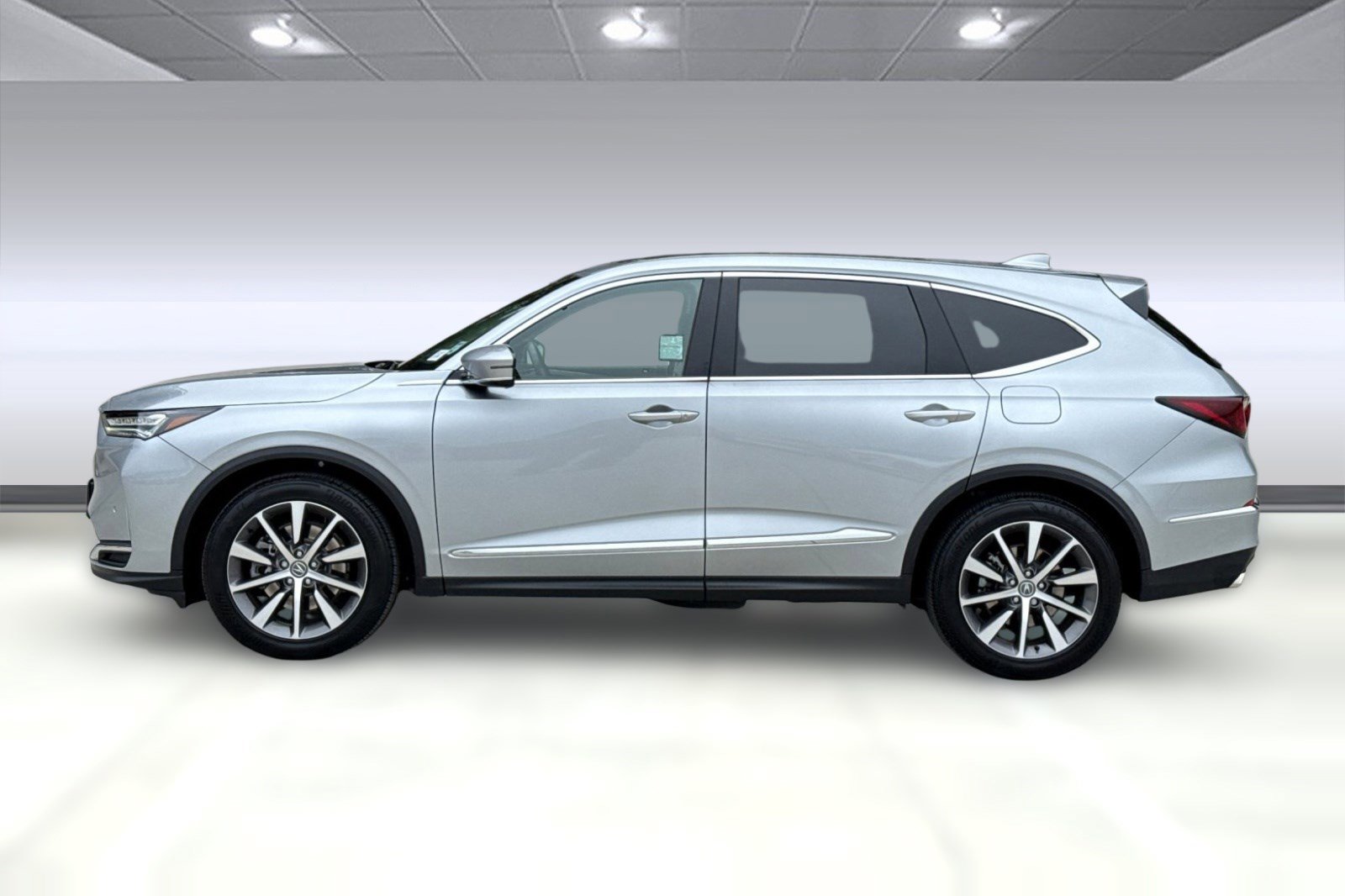 Used 2025 Acura MDX SH-AWD w/ Technology Package image 2