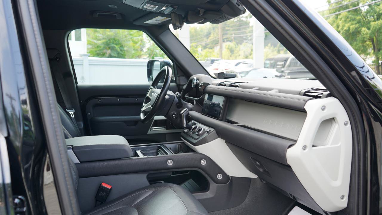 Used 2021 Land Rover Defender 110 X-Dynamic SE AWD/4WD image 49