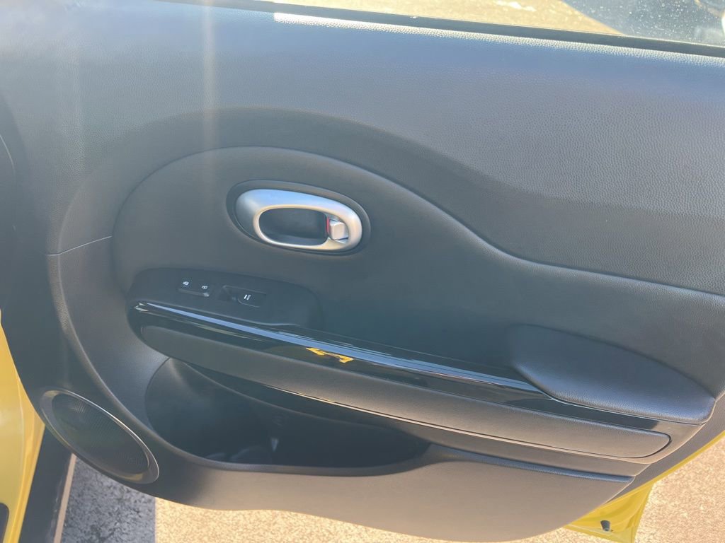 Used 2015 Kia Soul ! w/ Sun & Sound Package image 23