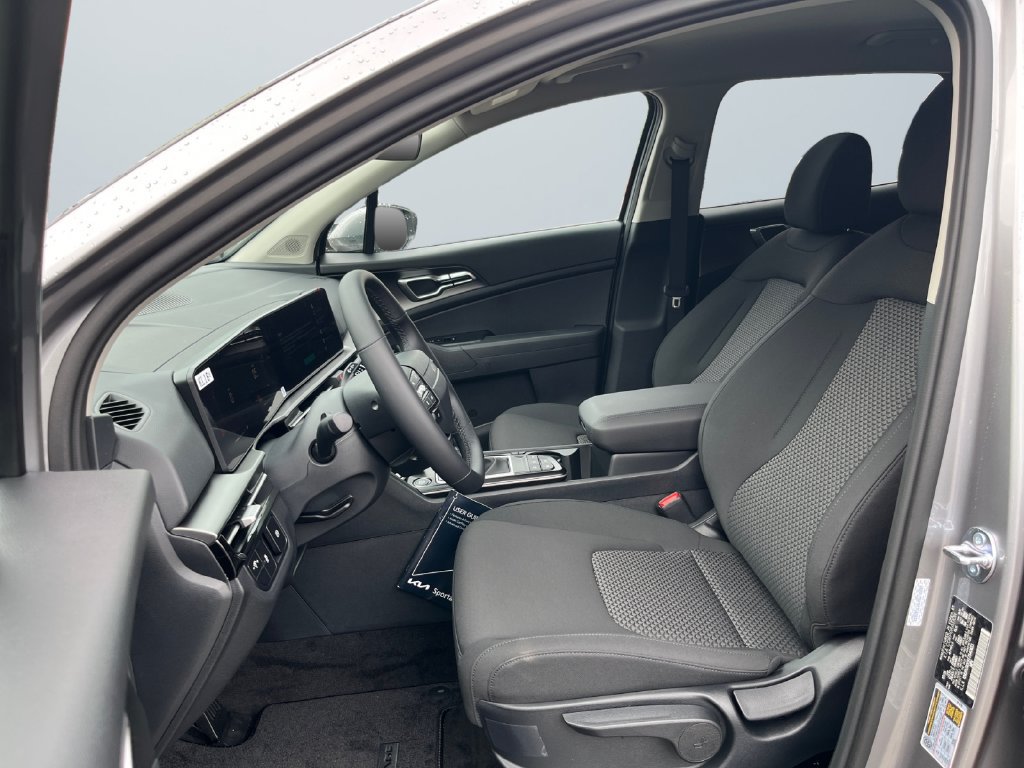 New 2026 Kia Sportage LX FWD image 9
