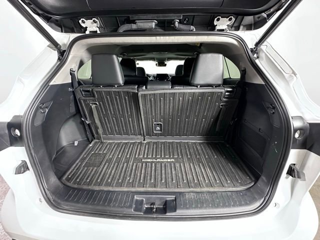 Used 2023 Toyota Highlander XLE image 14