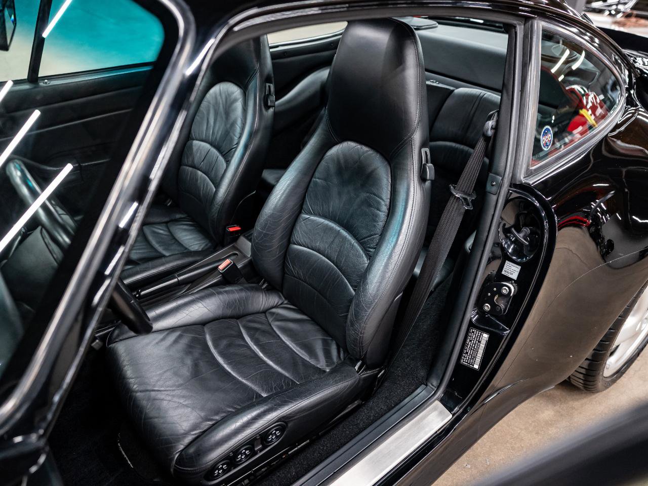 Used 1996 Porsche 911 Turbo RWD image 26