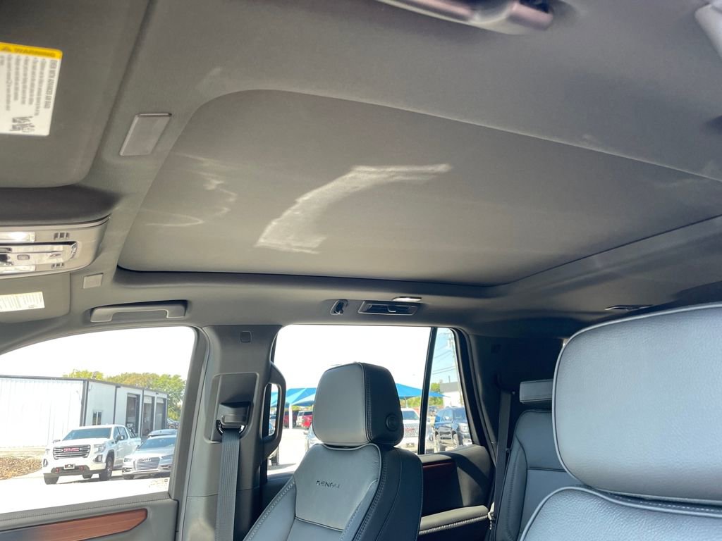 New 2026 GMC Yukon Denali w/ Sun & Power Step Package image 21