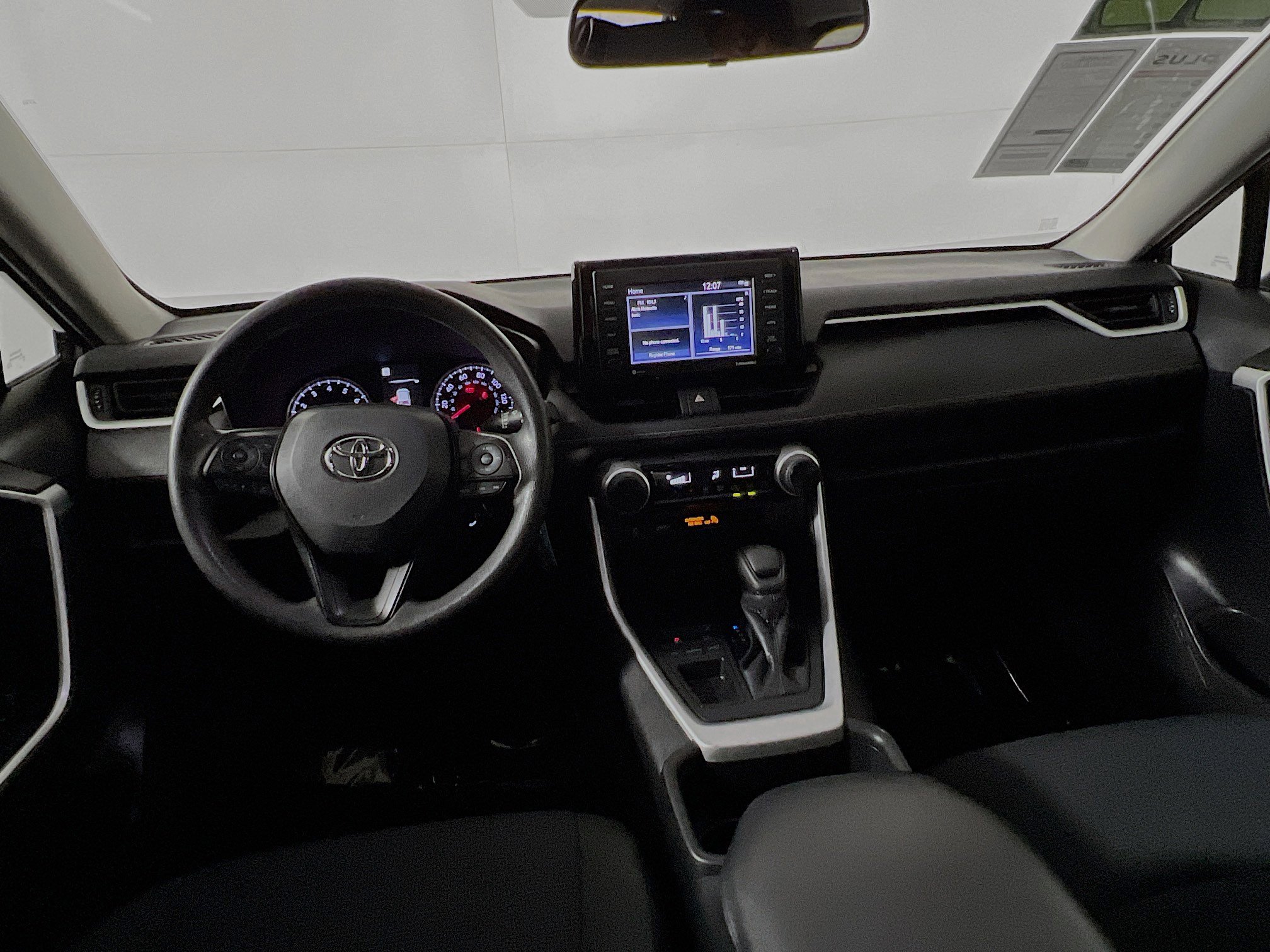 Used 2022 Toyota RAV4 LE FWD image 30