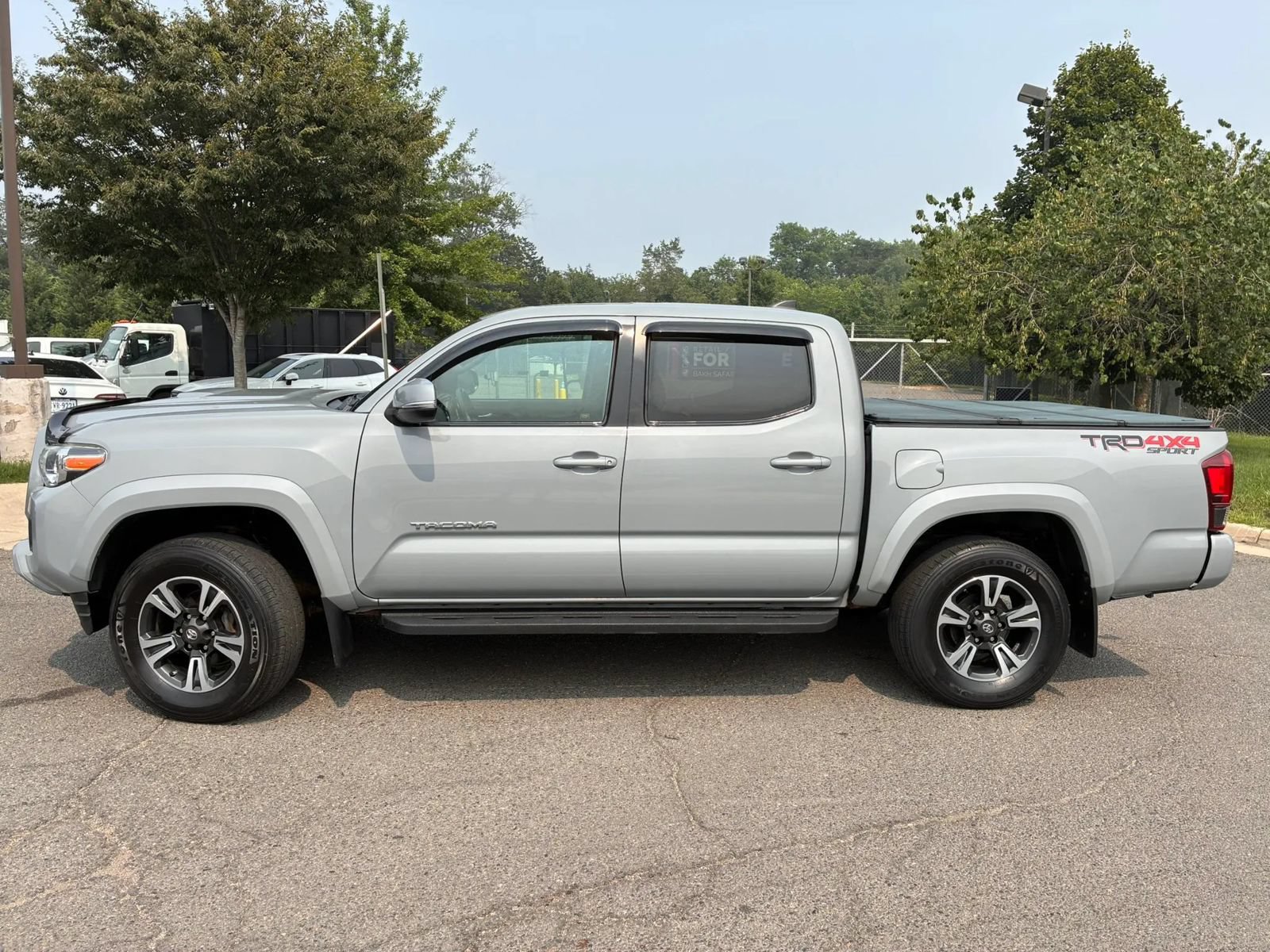 Used 2019 Toyota Tacoma TRD Sport AWD/4WD image 3