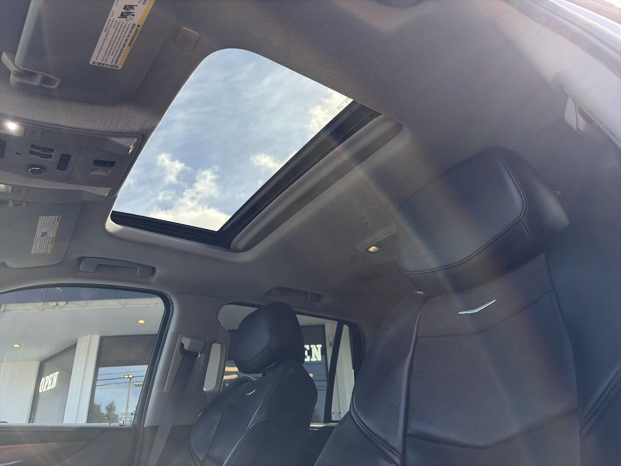 Used 2018 Cadillac Escalade Luxury AWD/4WD image 31
