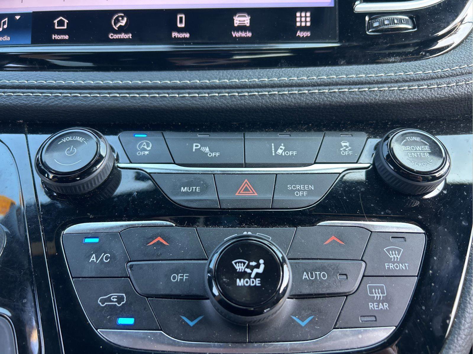 Certified 2021 Chrysler Pacifica Touring-L w/ S Appearance Package image 31