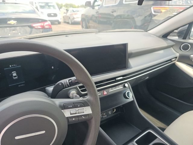 Used 2025 Hyundai Sonata SEL FWD image 13