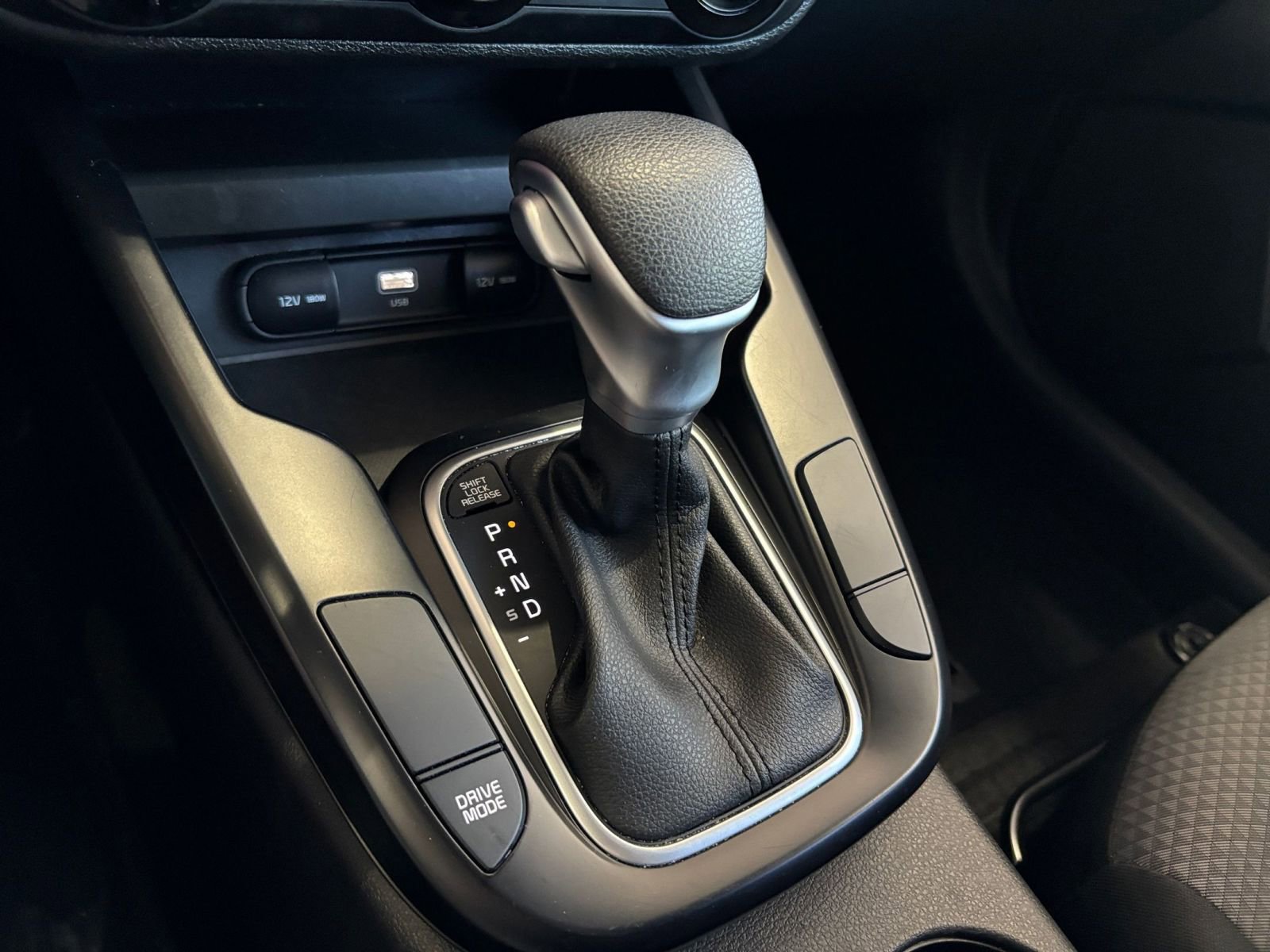 Used 2025 Kia Soul LX w/ LX Technology Package FWD image 39