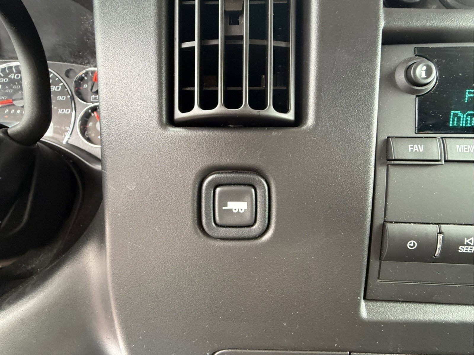 Used 2024 Chevrolet Express 2500 Work Van w/ Driver Convenience Package image 18