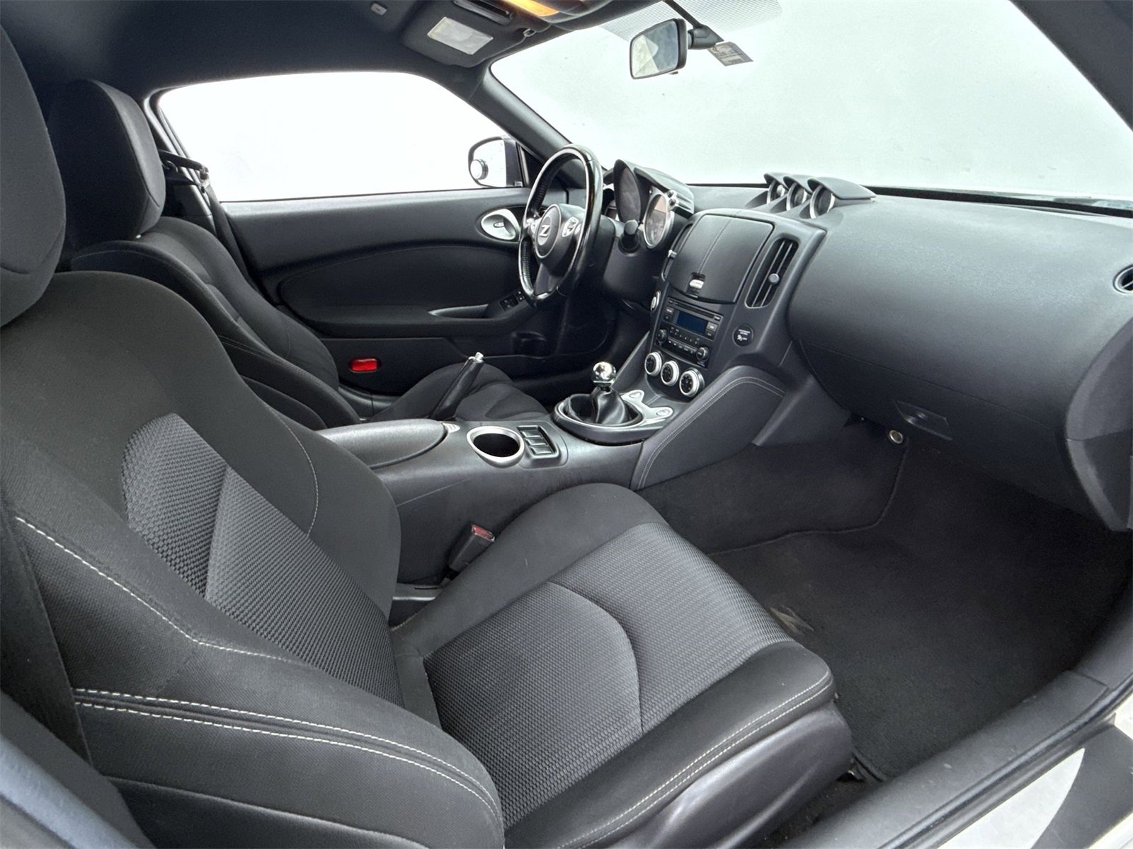 Used 2016 Nissan 370Z w/ Sport Package image 16