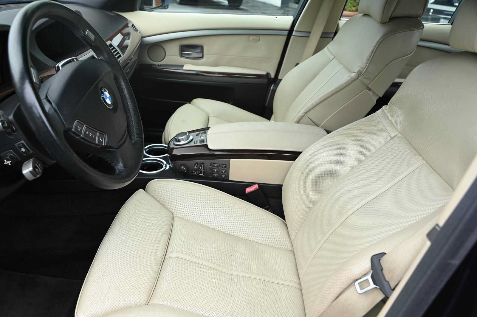 Used 2007 BMW 750i RWD image 17