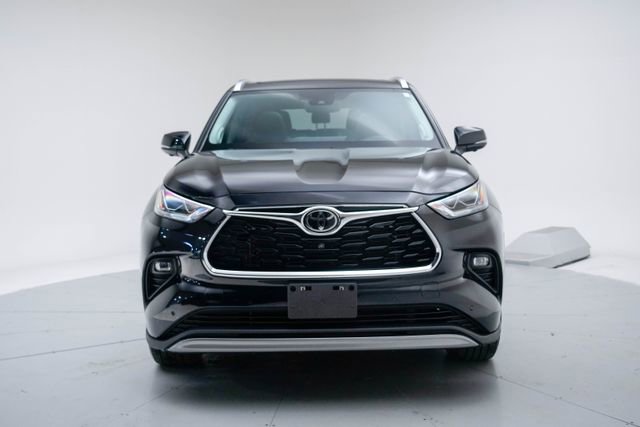 Used 2023 Toyota Highlander Platinum image 14