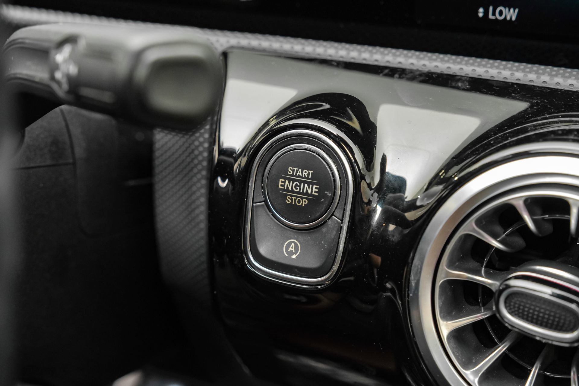 Used 2023 Mercedes-Benz CLA 250 image 27