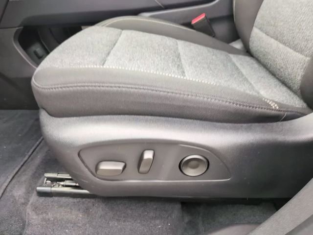 Used 2025 GMC Acadia Elevation image 18