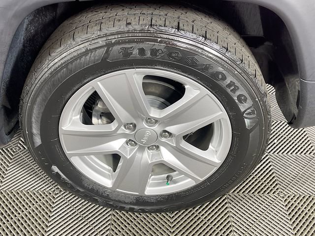 Used 2022 Jeep Compass Latitude FWD image 31